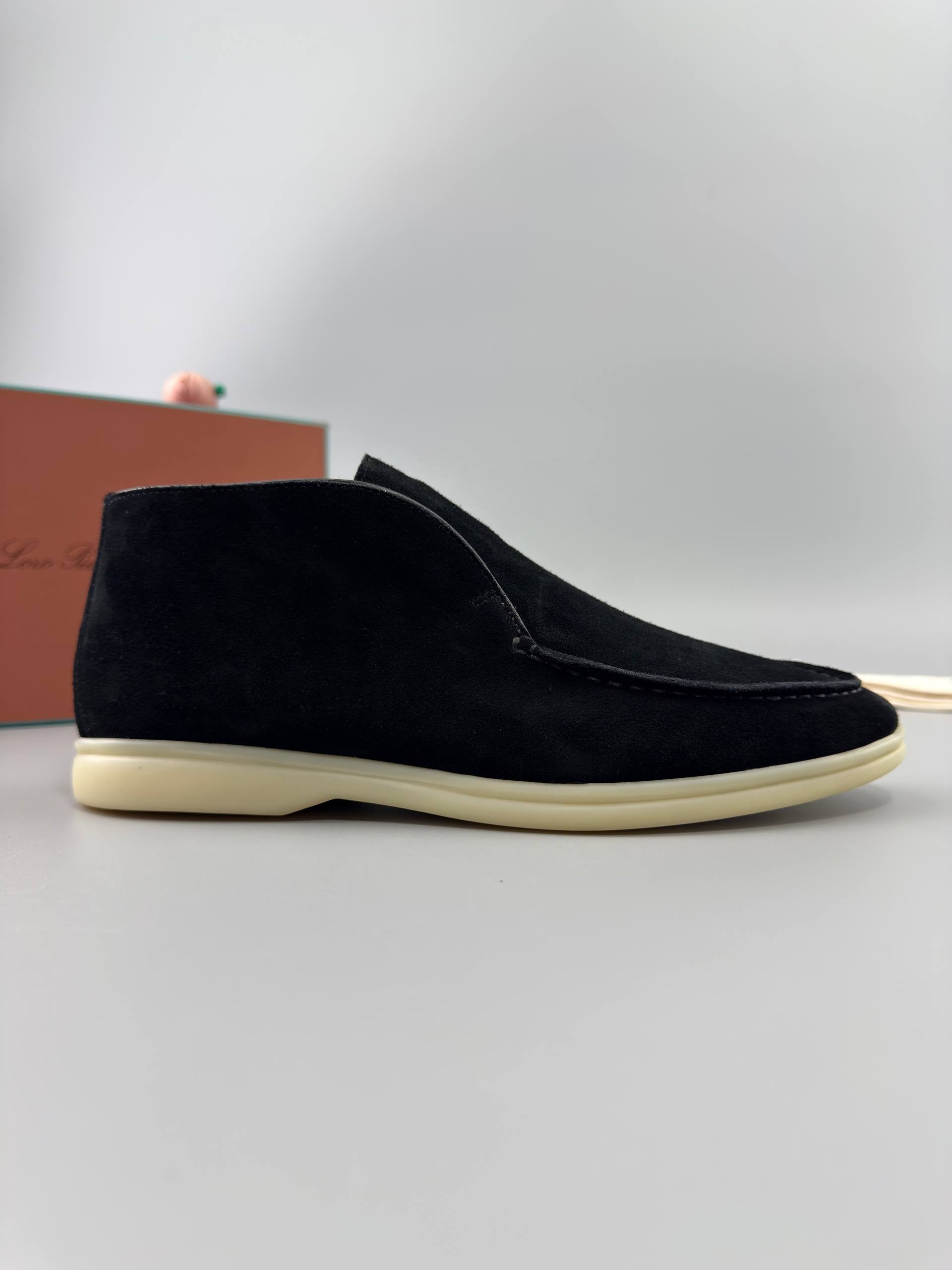 Loro Piana Open Walk