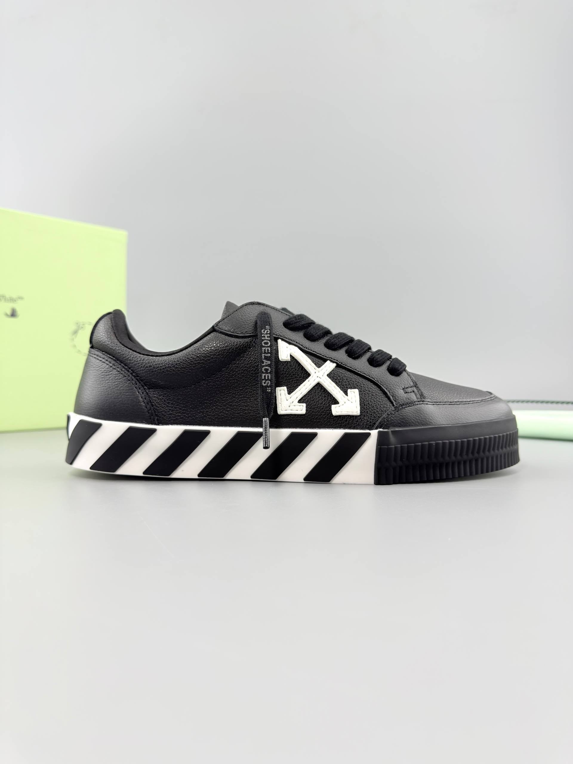 Off-Whıte Vulcanızed Leather Sneakers