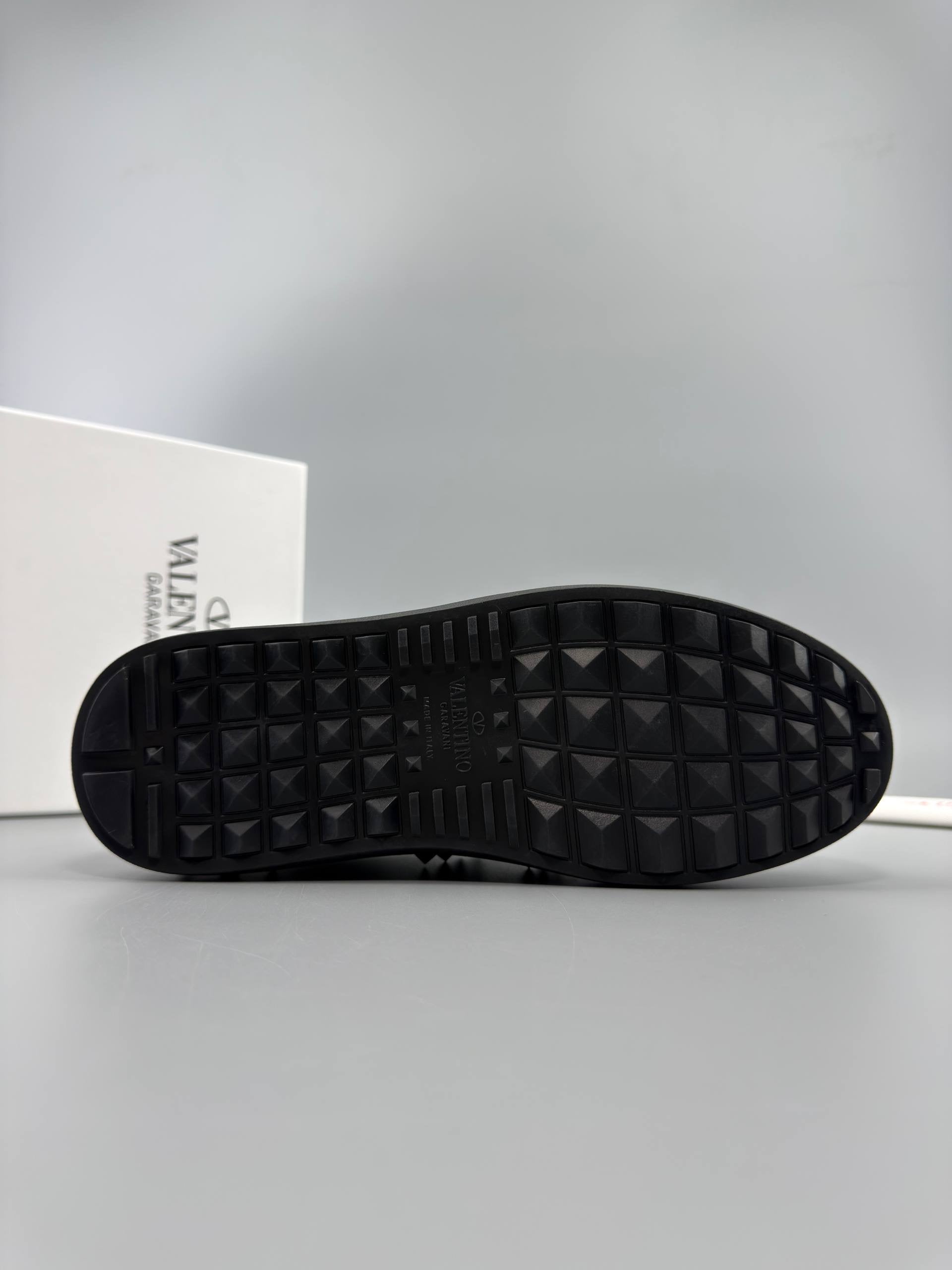 Valentino Garavani Rockstud Untitled Sneaker