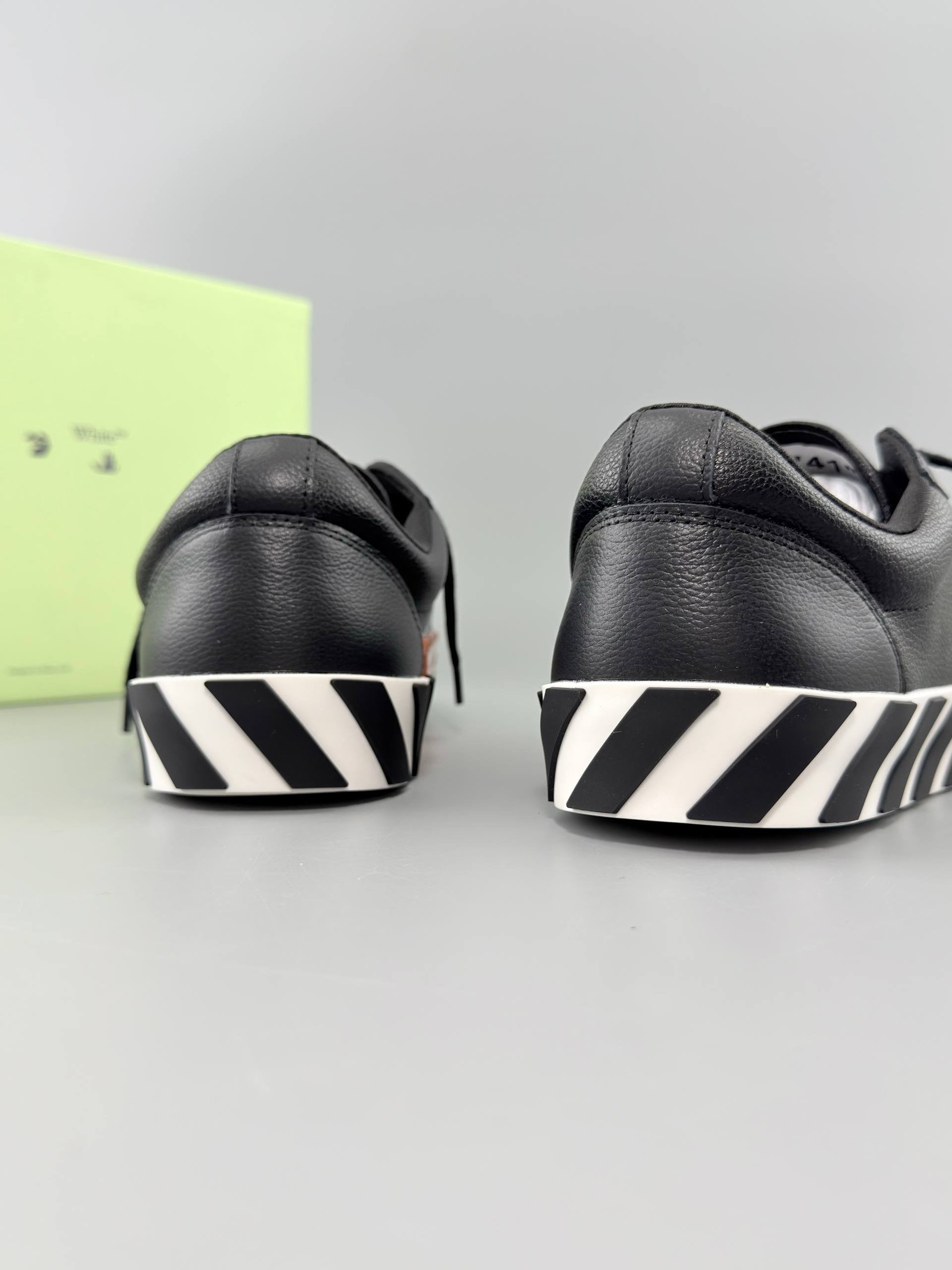 Off-Whıte Vulcanızed Leather Sneakers