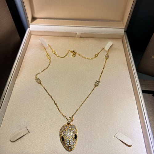 Bvlgari Serpenti Gold Taşlı Kolye