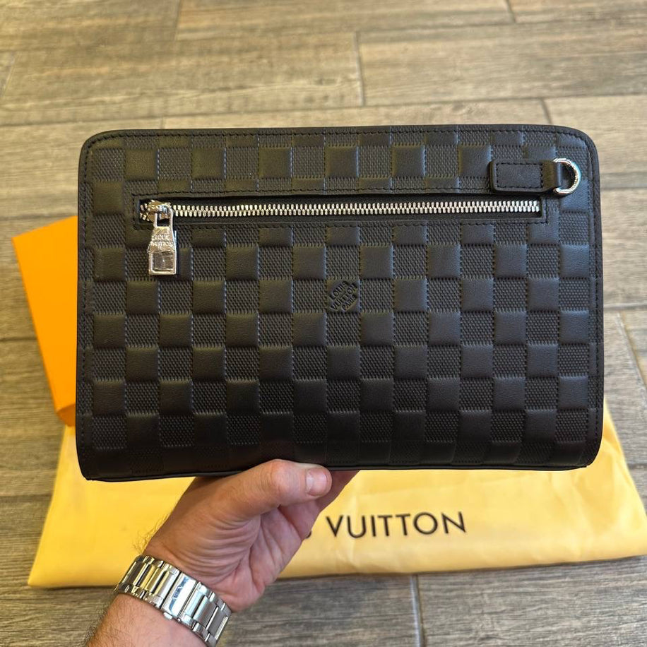 Louis Vuitton Dokumatık Bag