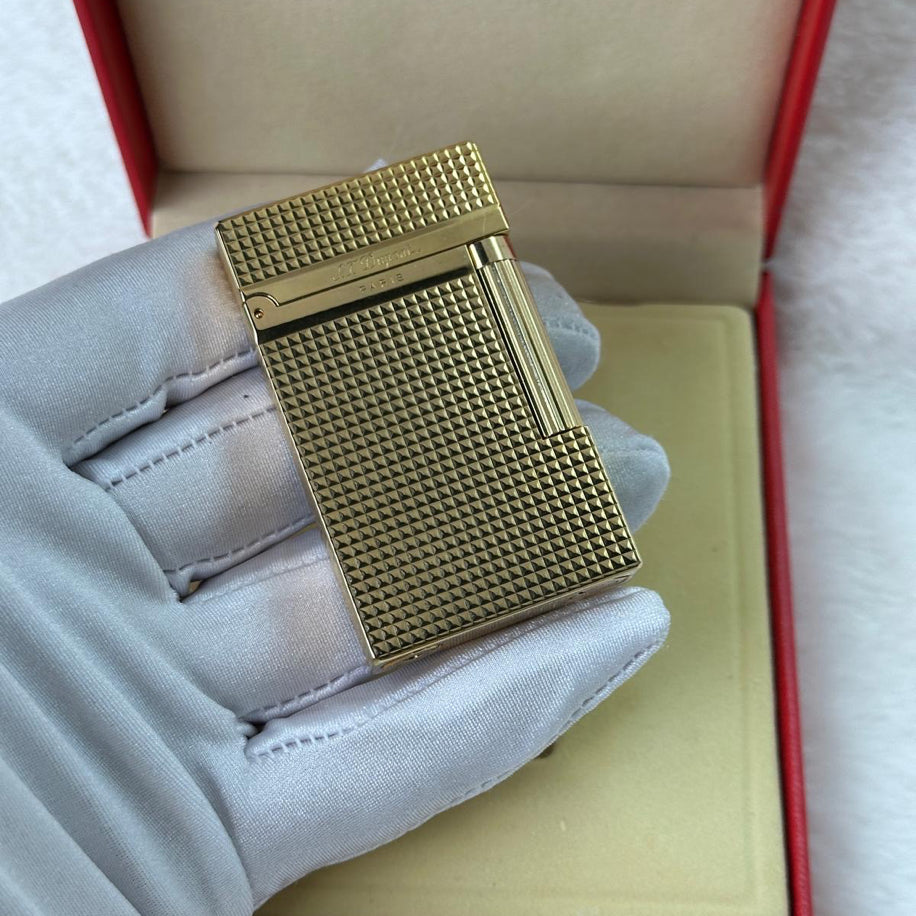 S.T. Dupont LIGNE 2  Guilloche Gold Lighter