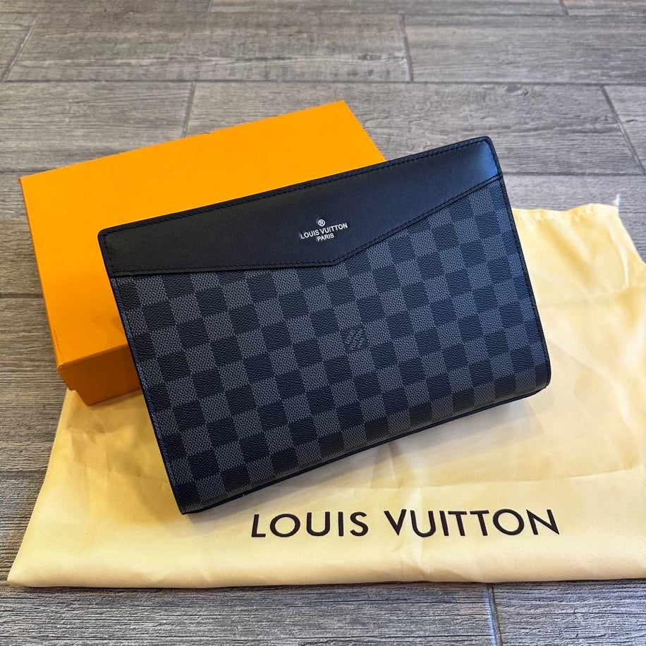Louis Vuitton Dokumatık Bag