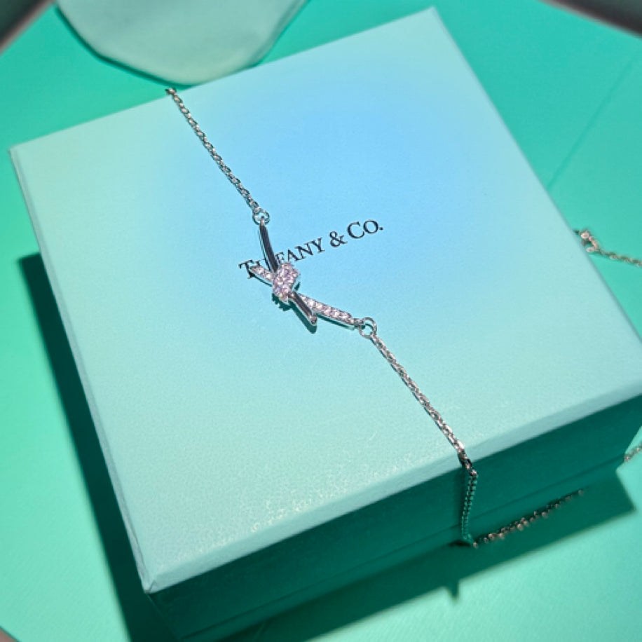 Tiffany Knot (Silver Taşlı) Kolye