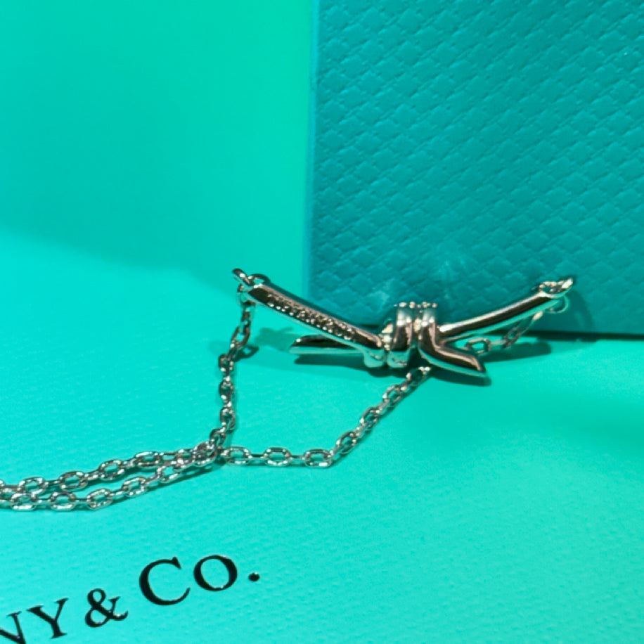 Tiffany Knot (Silver Taşlı) Kolye
