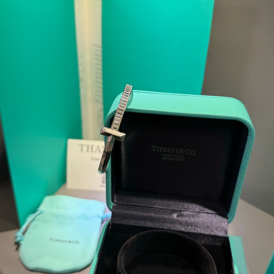Tiffany T Silver Yarım Baget Taşlı Bileklik