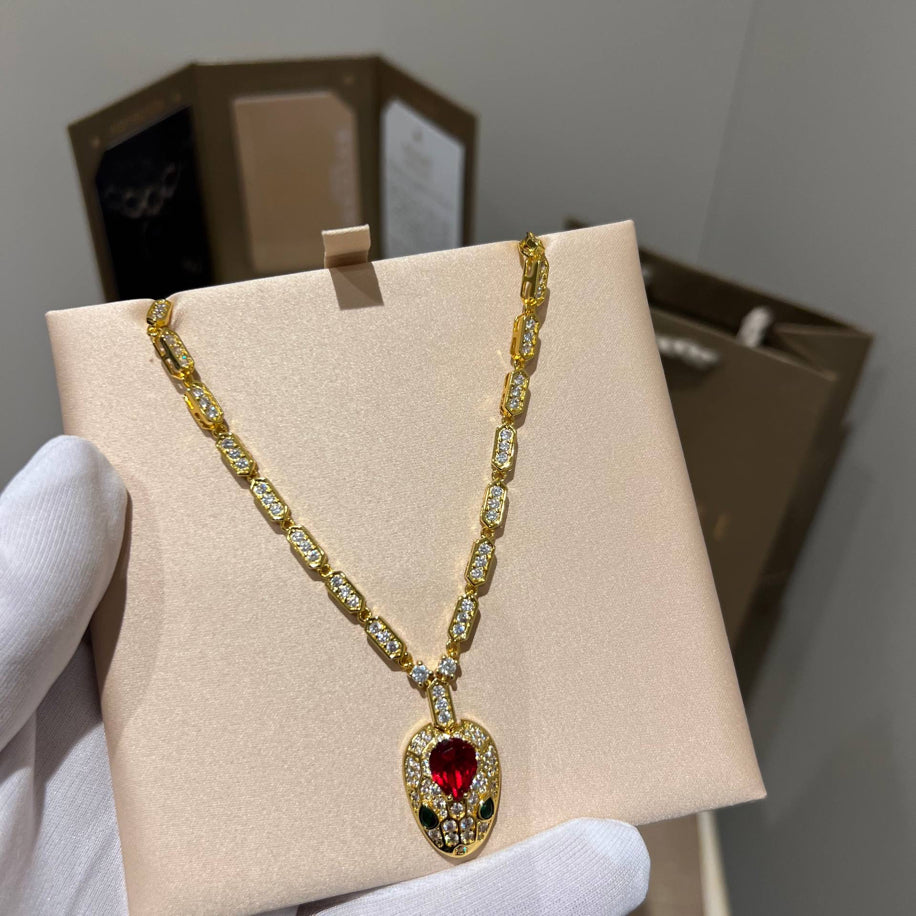 Bvlgari Serpenti Taşlı Kolye