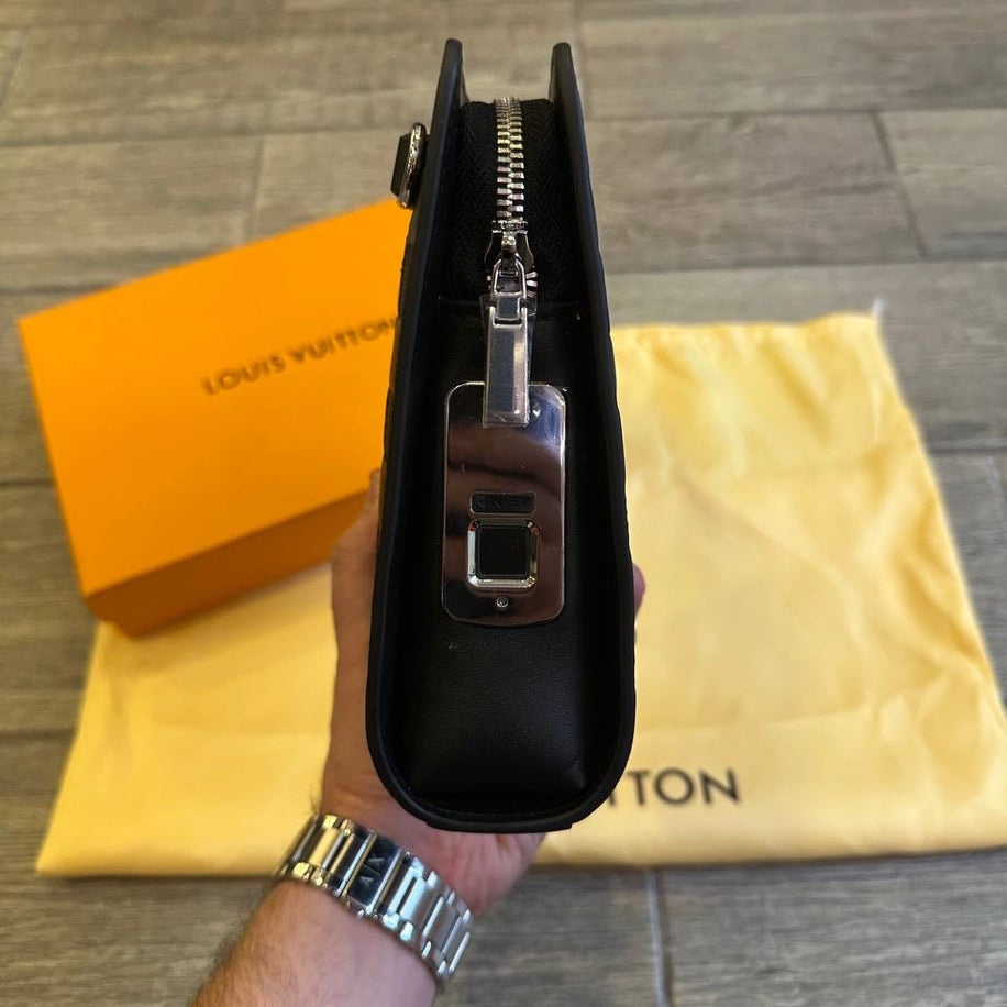Louis Vuitton Dokumatık Bag