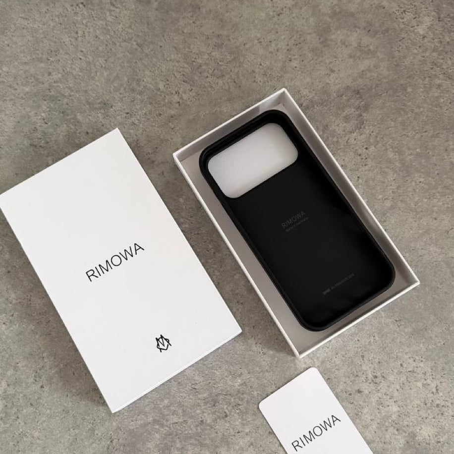 Rimowa 17 Pro Max Black Case