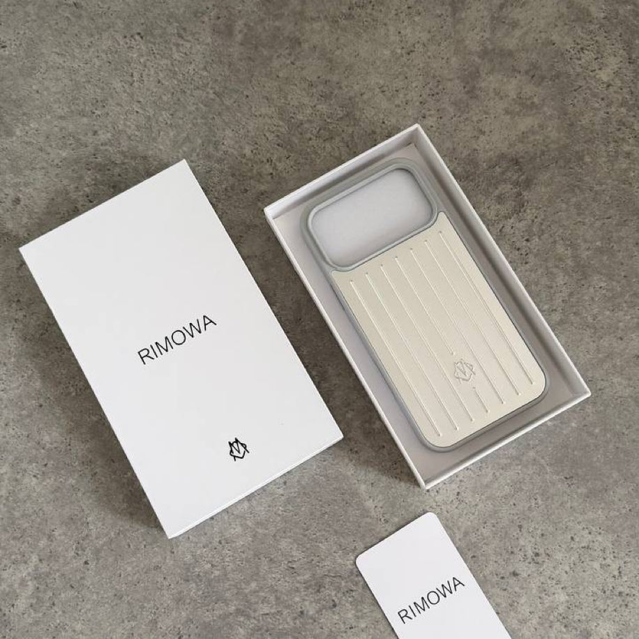 Rimowa 17 Pro Max Silver Case