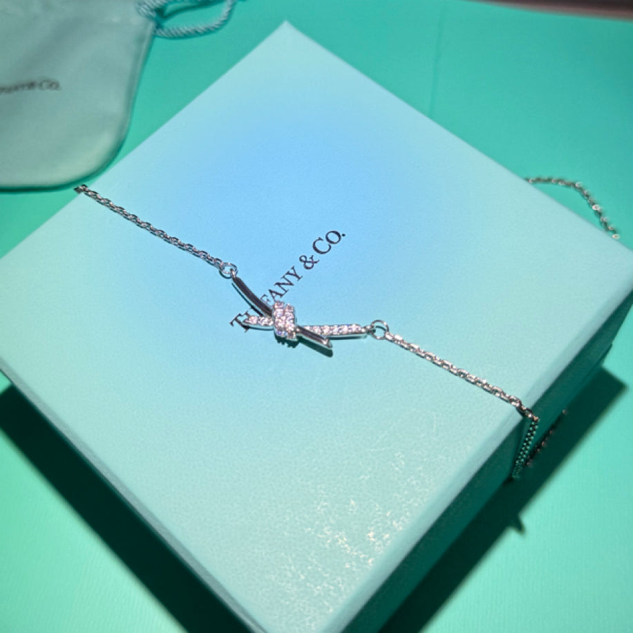 Tiffany Knot (Silver Taşlı) Kolye