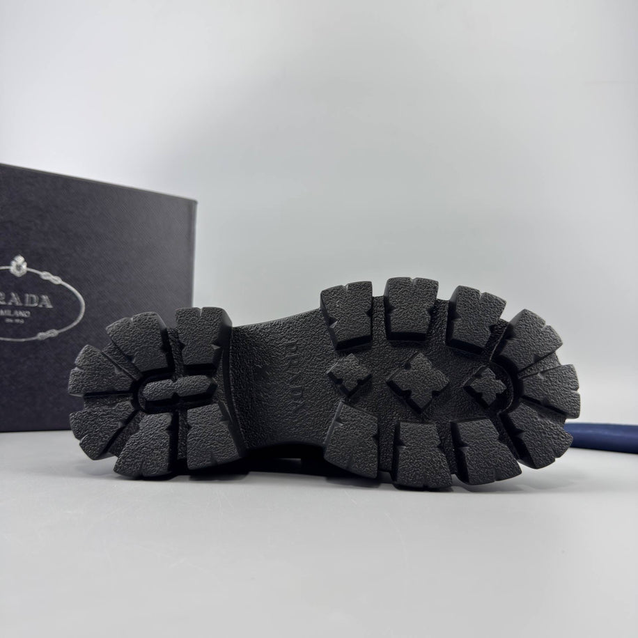 Prada Unisex Premium Loafer