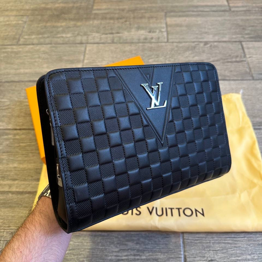Louis Vuitton Dokumatık Bag