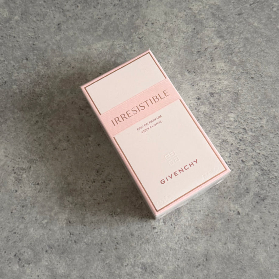 Givenchy Irresistible Very Floral - Kadın