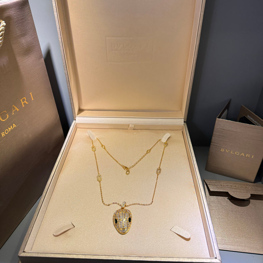Bvlgari Serpenti Gold Taşlı Kolye