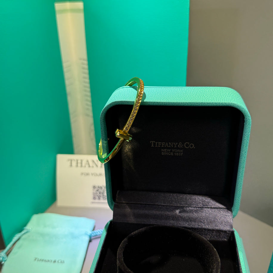 Tiffany T Gold Yarım Taşlı ( İnce ) Bileklik
