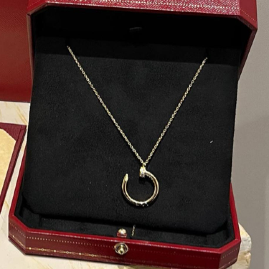 Cartier Çivi Taşşız Kolye