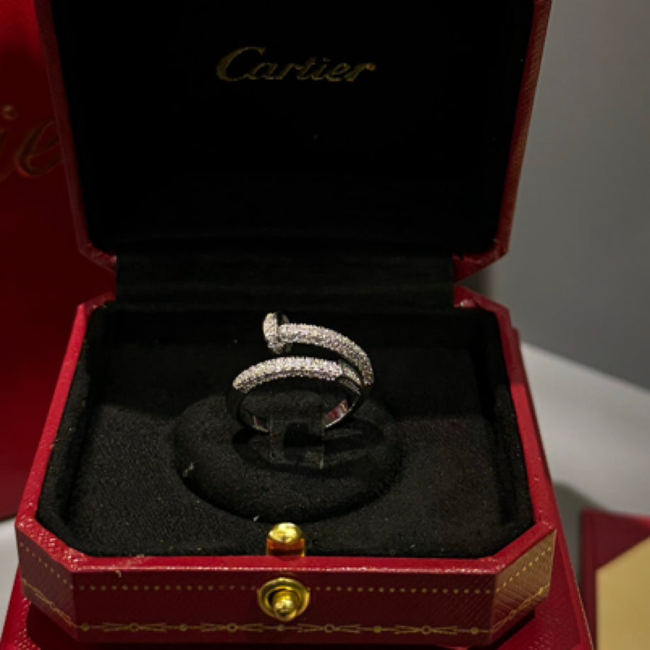 Cartier Çivi (Silver) Taşlı Yüzük