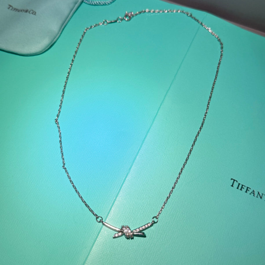 Tiffany Knot (Silver Taşlı) Kolye