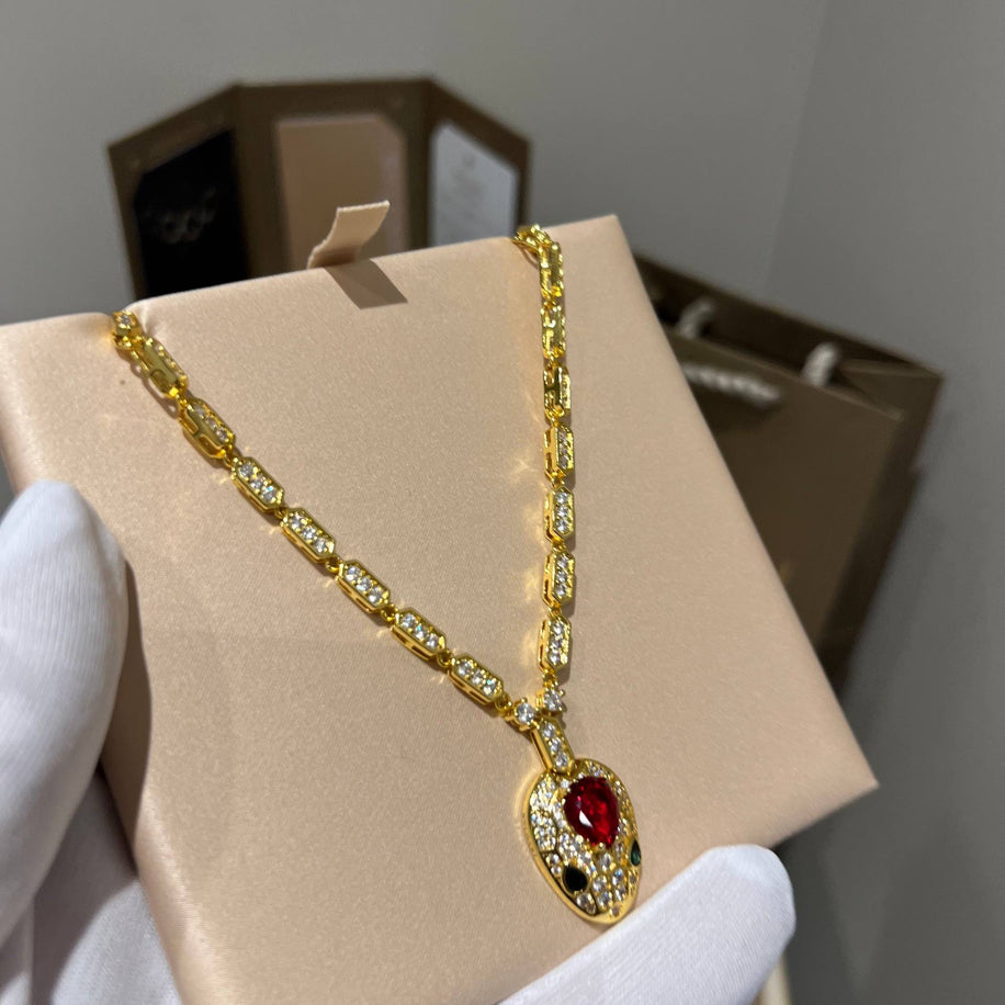 Bvlgari Serpenti Taşlı Kolye