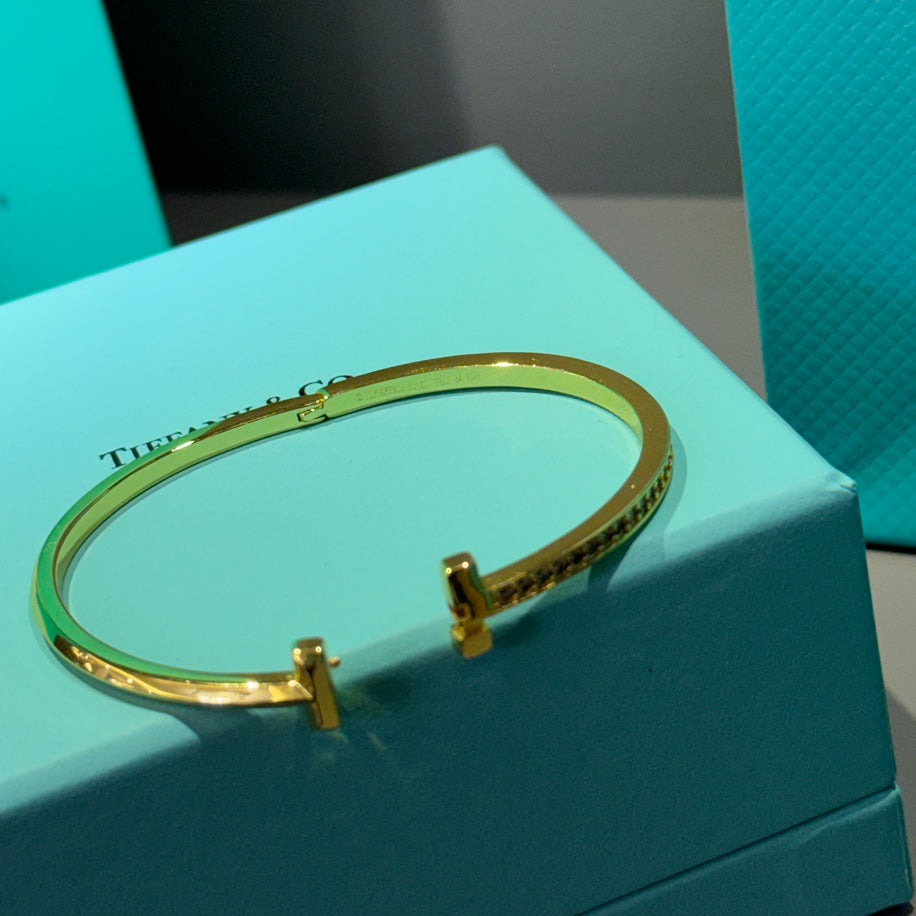 Tiffany T Gold Yarım Taşlı ( İnce ) Bileklik