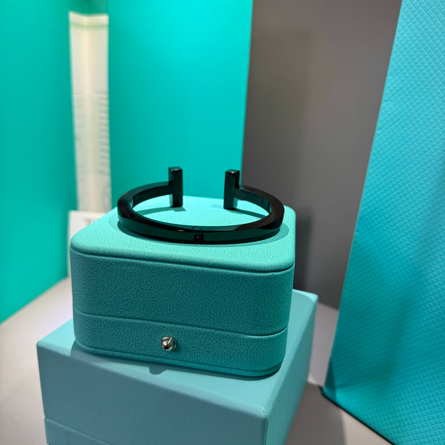Tiffany T Bileklik Black Taşlı (Lımıted Edition)