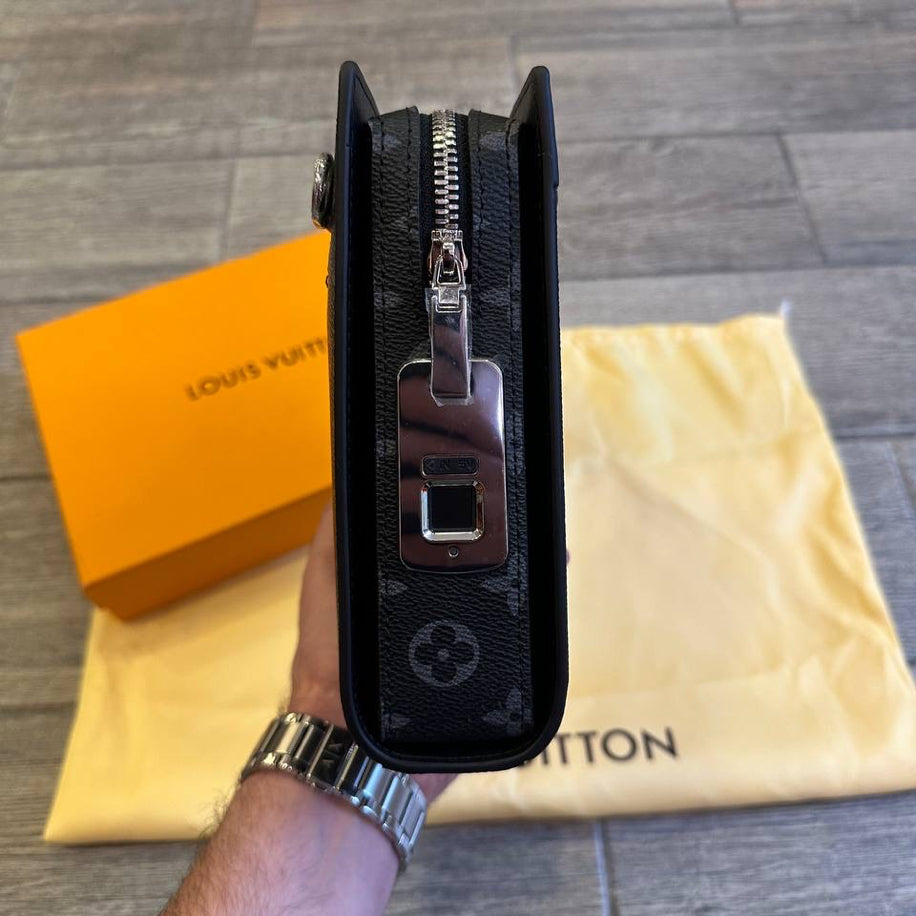 Louis Vuitton Dokumatık Bag