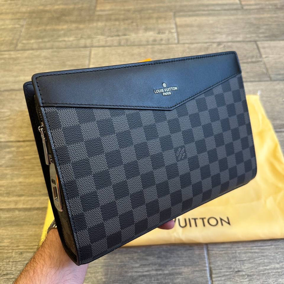 Louis Vuitton Dokumatık Bag