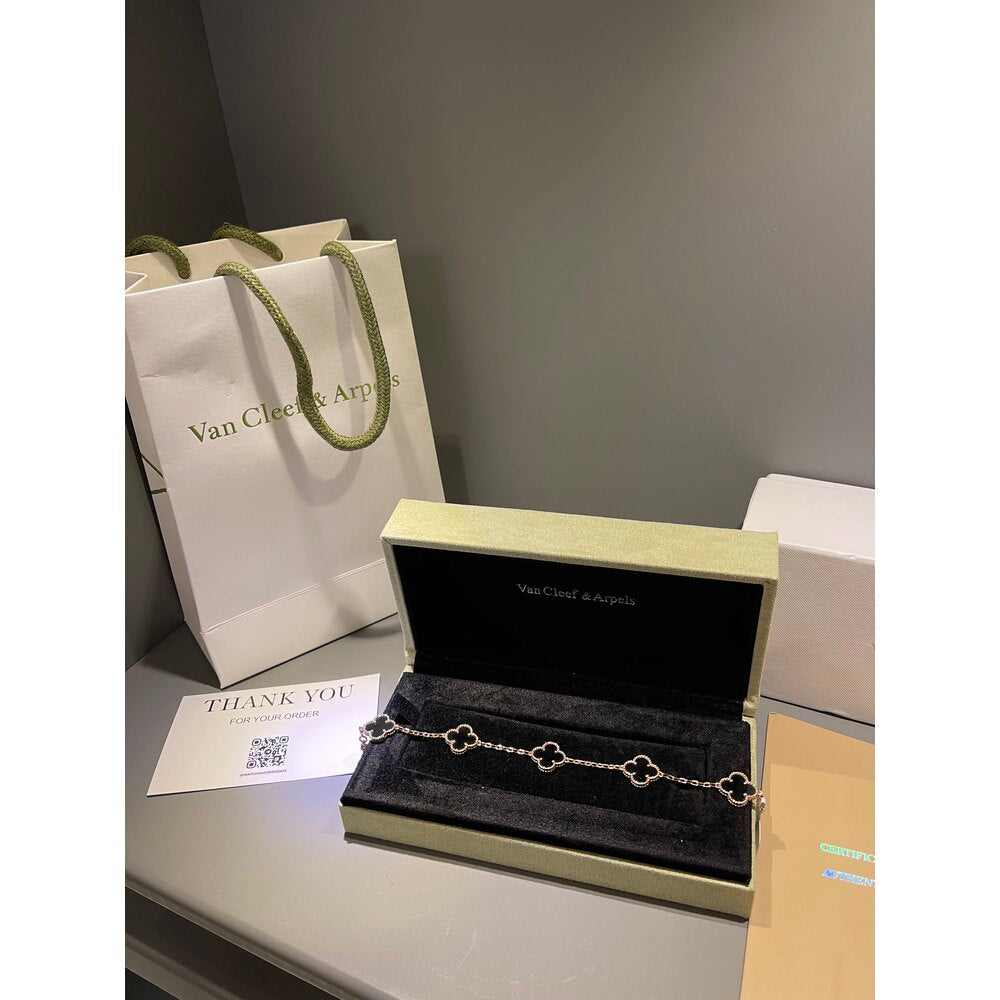 Van Cleef Unisex ( Black Rose )