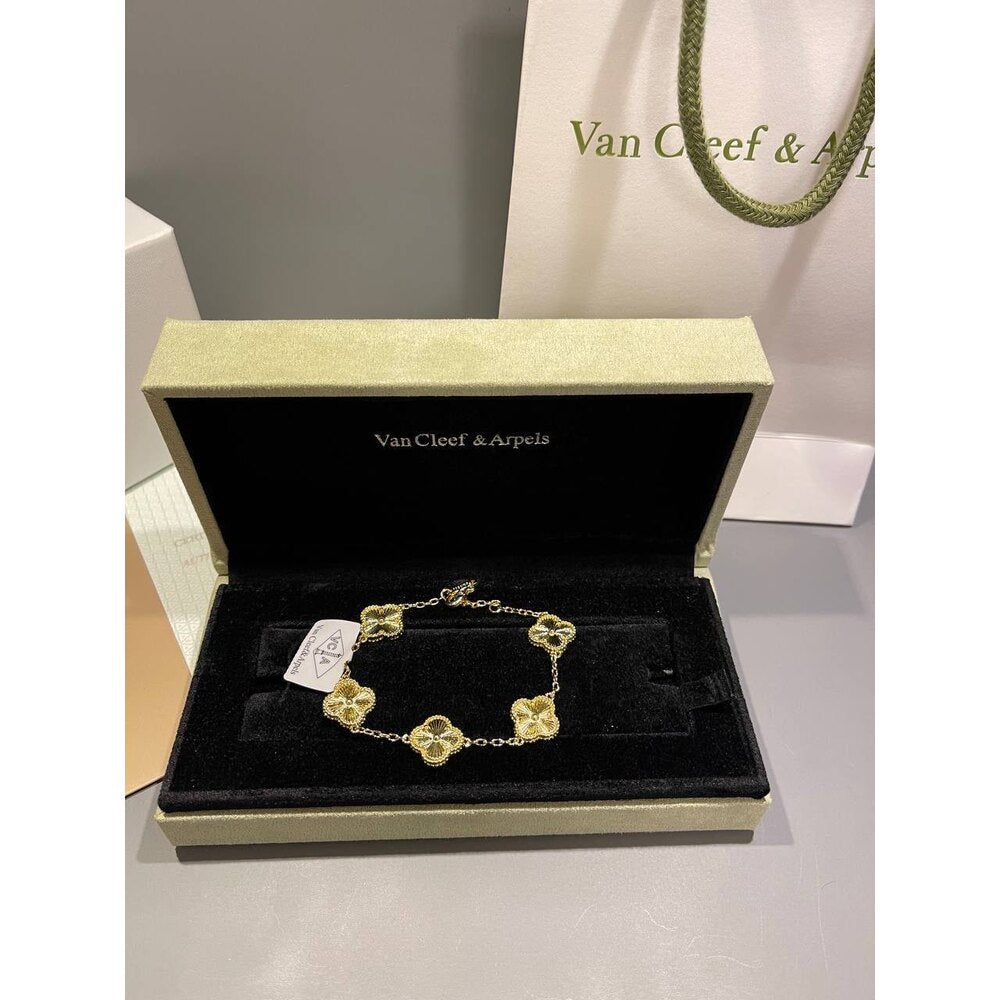 Van Cleef Unisex ( Gold )