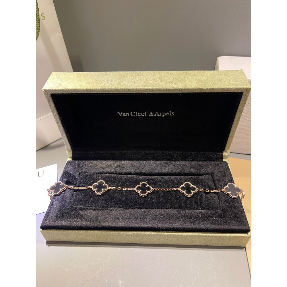 Van Cleef Unisex ( Black Rose )