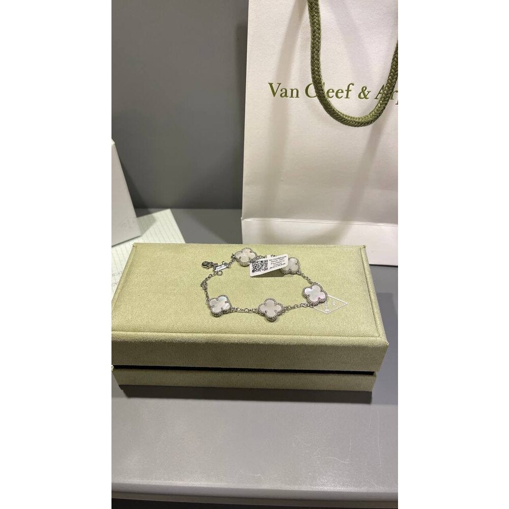Van Cleef Unisex ( Silver )