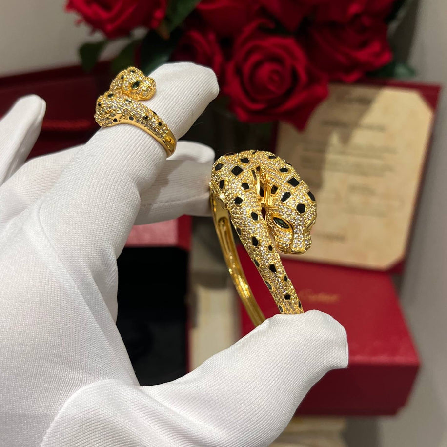 Cartier Panther’e Gold Taşlı Bileklik Yüzük Set