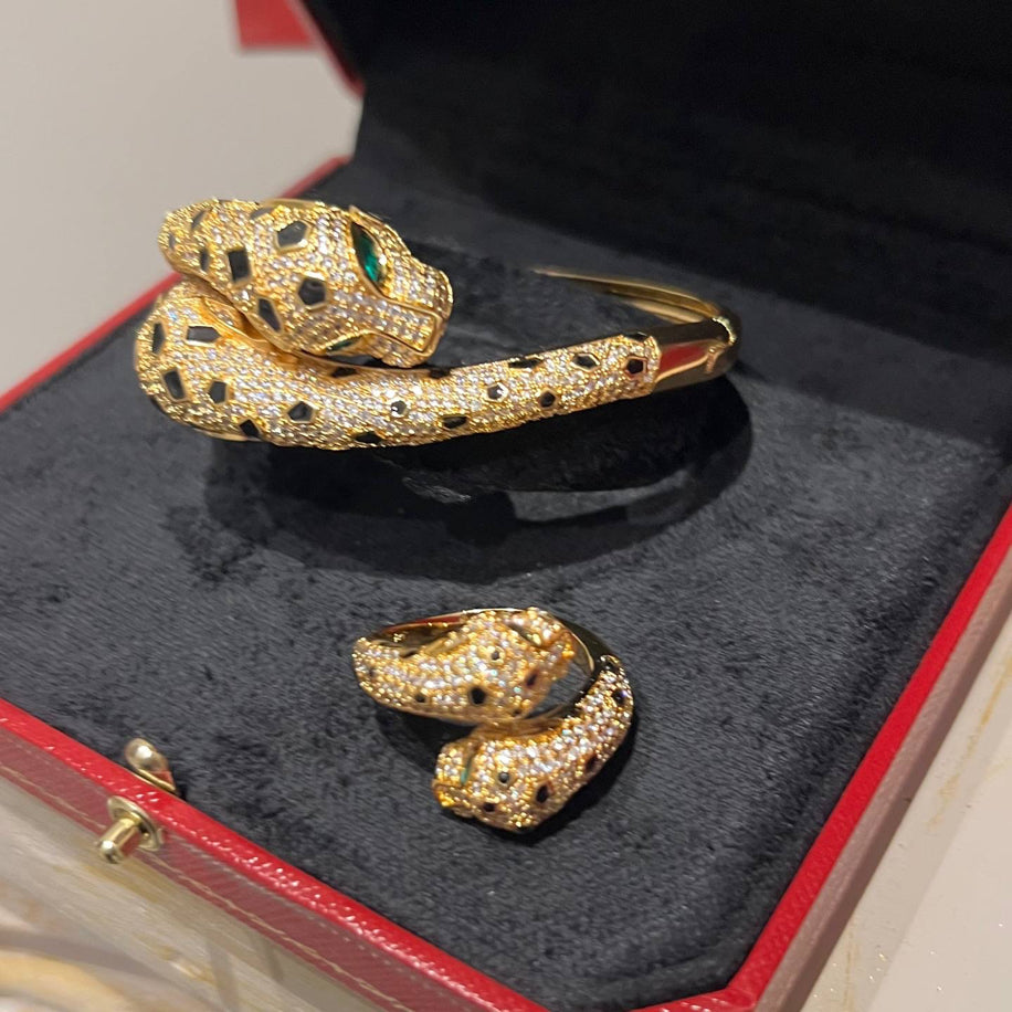 Cartier Panther’e Gold Taşlı Bileklik Yüzük Set