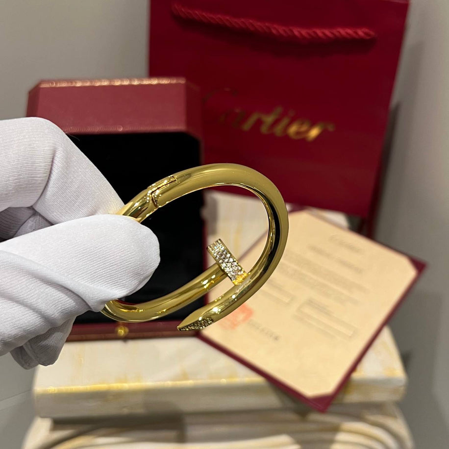Cartier (Gold) Yarım Taşlı Unisex Özel Ürün Bileklik