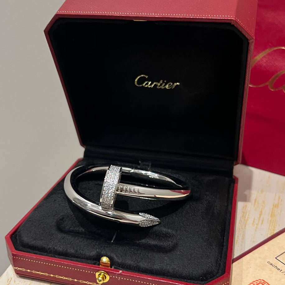 Cartier (Silver) Yarım Taşlı Unisex Özel Ürün Bileklik