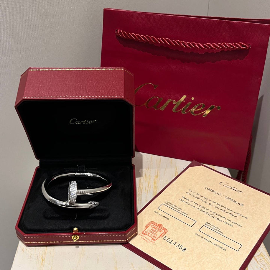 Cartier (Silver) Yarım Taşlı Unisex Özel Ürün Bileklik